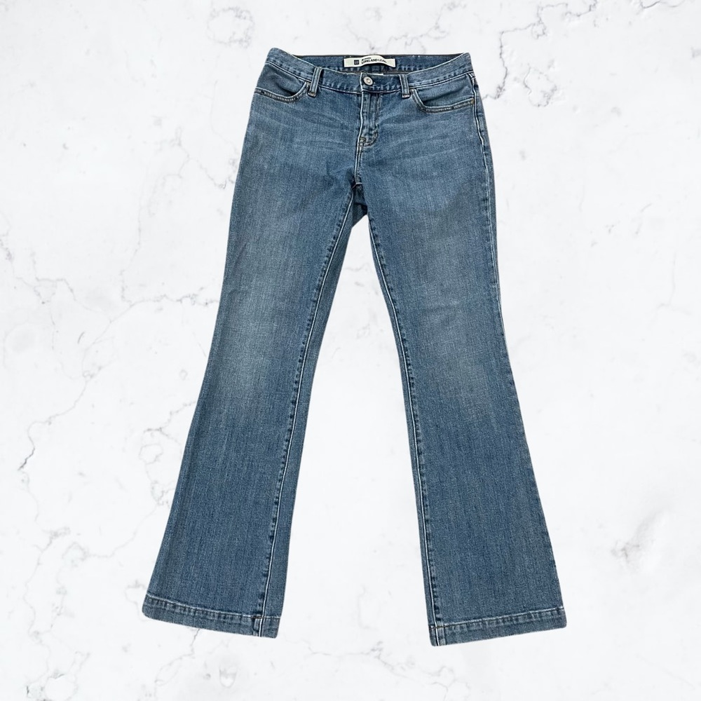 Gap Long & Lean Size 4R Flared Medium Wash Jeans